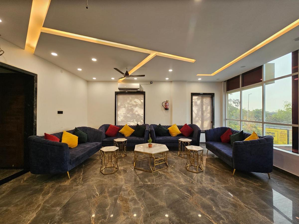 Rbs Hotel And Lawn Ayodhya Exterior photo