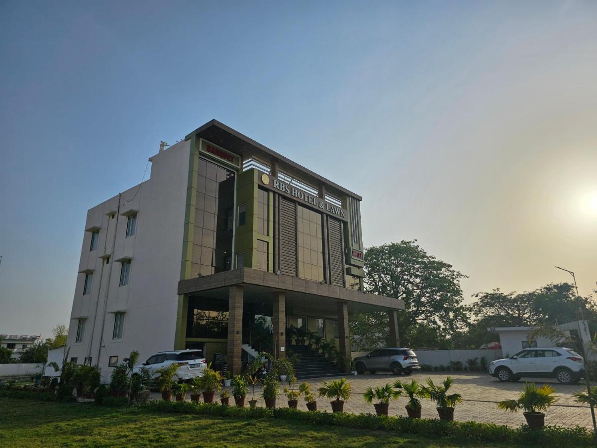 Rbs Hotel And Lawn Ayodhya Exterior photo