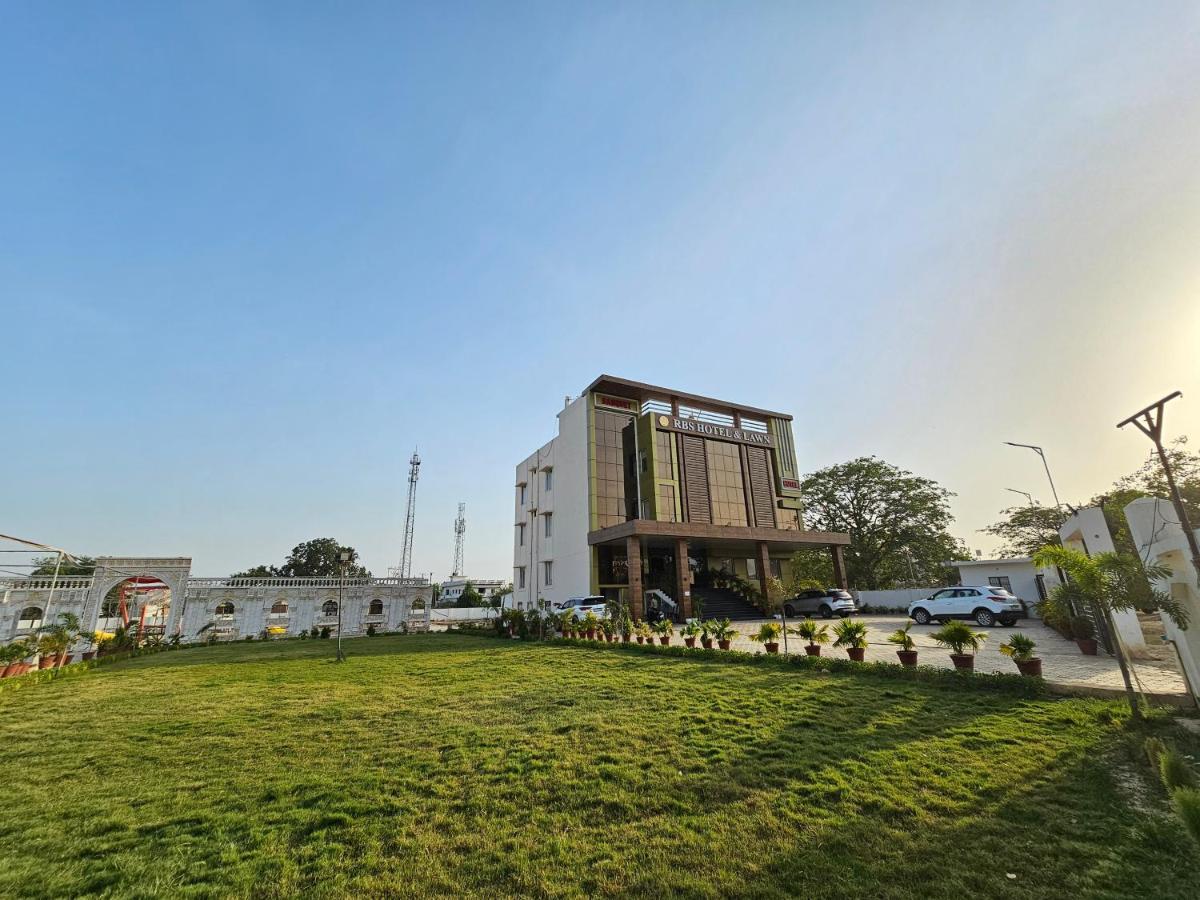 Rbs Hotel And Lawn Ayodhya Exterior photo