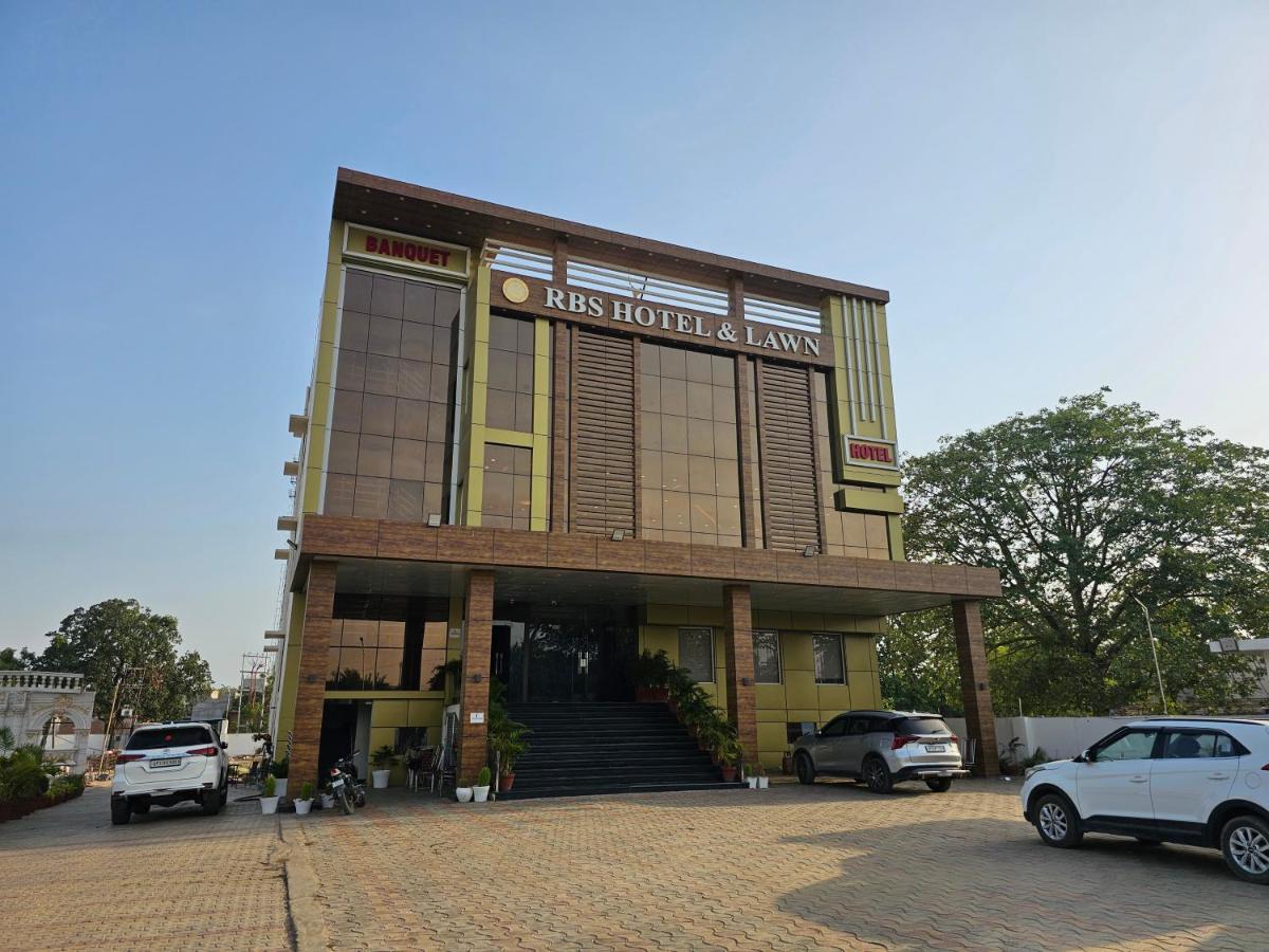 Rbs Hotel And Lawn Ayodhya Exterior photo